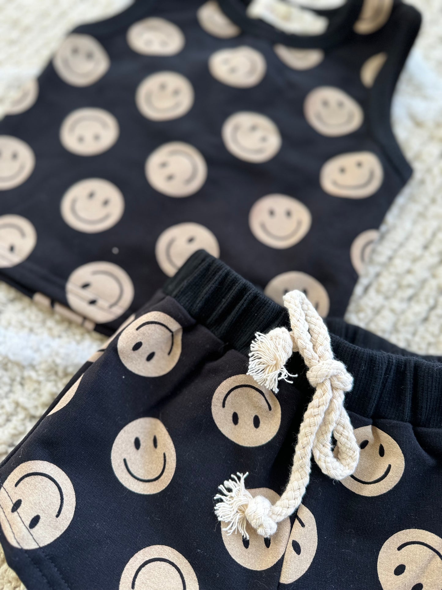 Black Smiley Tank Set